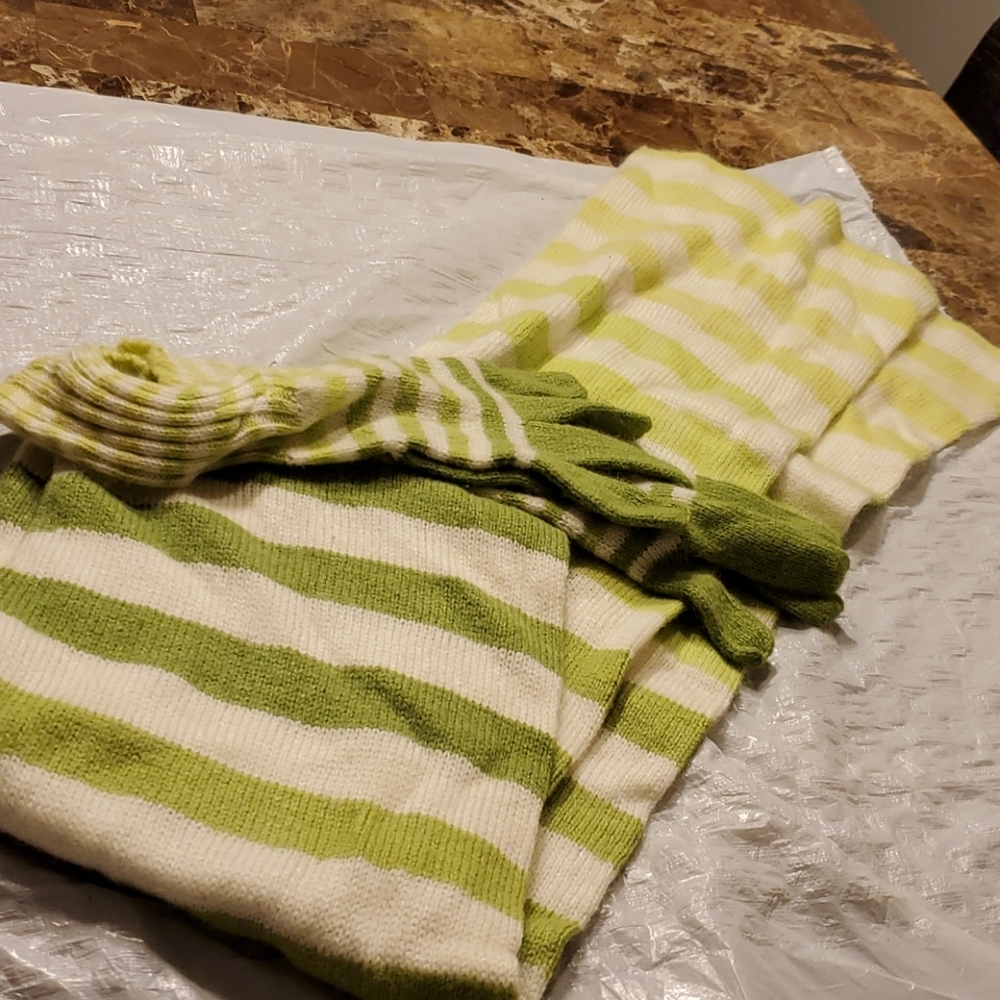 Gloves and Scarf set